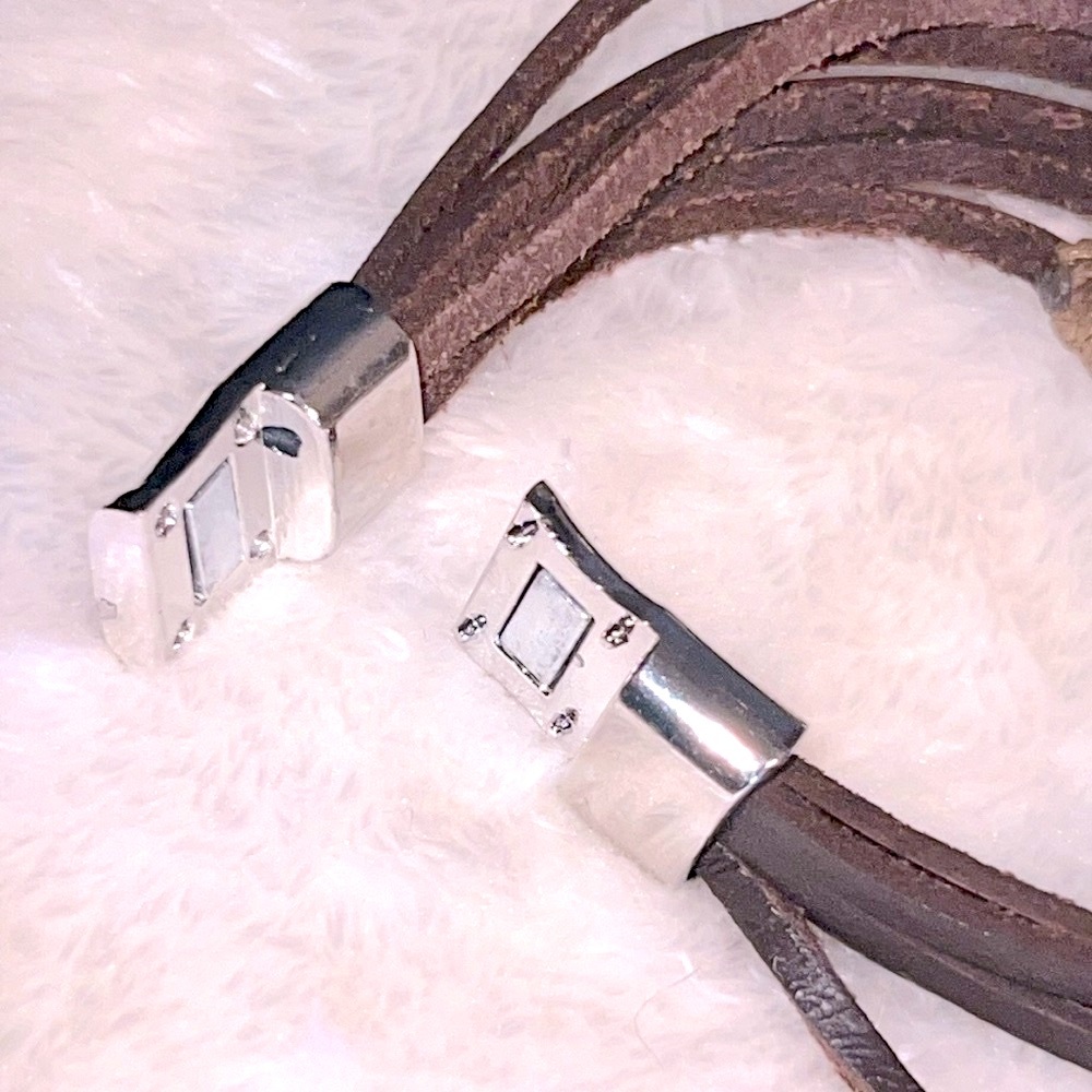 8.5”🩶 BROWN LEATHER MULTI-STRAND BRACELET w/SILVER MAGNETIC CLOSURE HEART CHARM - Picture 6 of 7